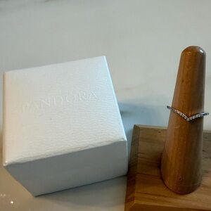 ❤️PANDORA Sparkling Wishbone Ring